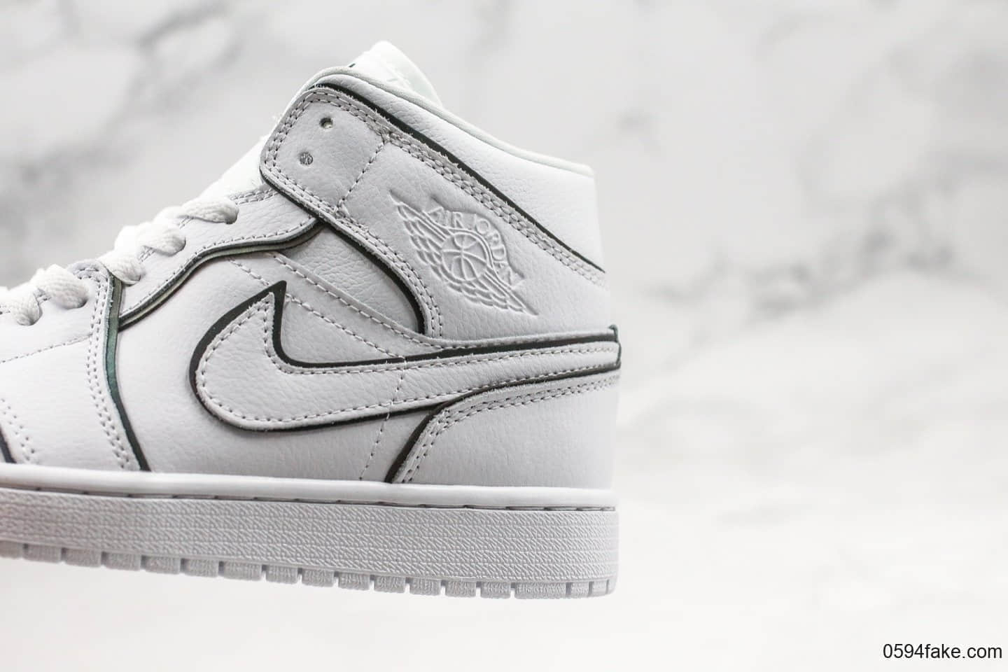 乔丹Air Jordan 1 Mid SE WMNS公司级版本中帮AJ1黑白反光二次元手稿原材料打造原盒原标 货号:CK6587-100