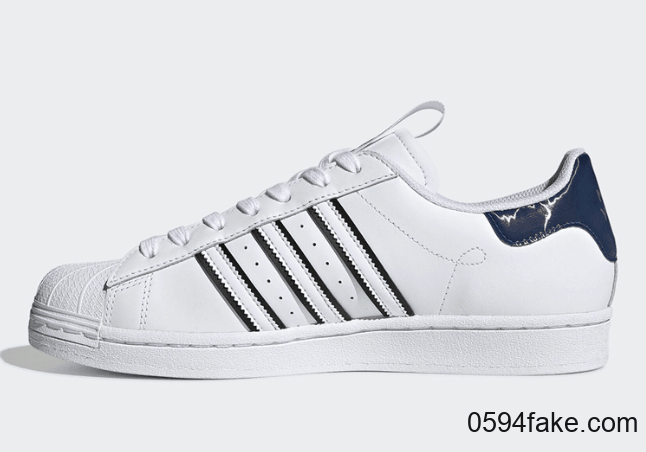 城市公园系列!adidas贝壳头纽约主题新品即将登场! 货号:FW2803