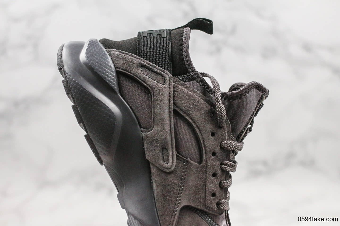 耐克Nike Air Huarache Ultra Suede纯原版本华莱士慢跑鞋麂皮棕色内置气垫原盒原标双层海玻璃鞋垫 货号:829669-556