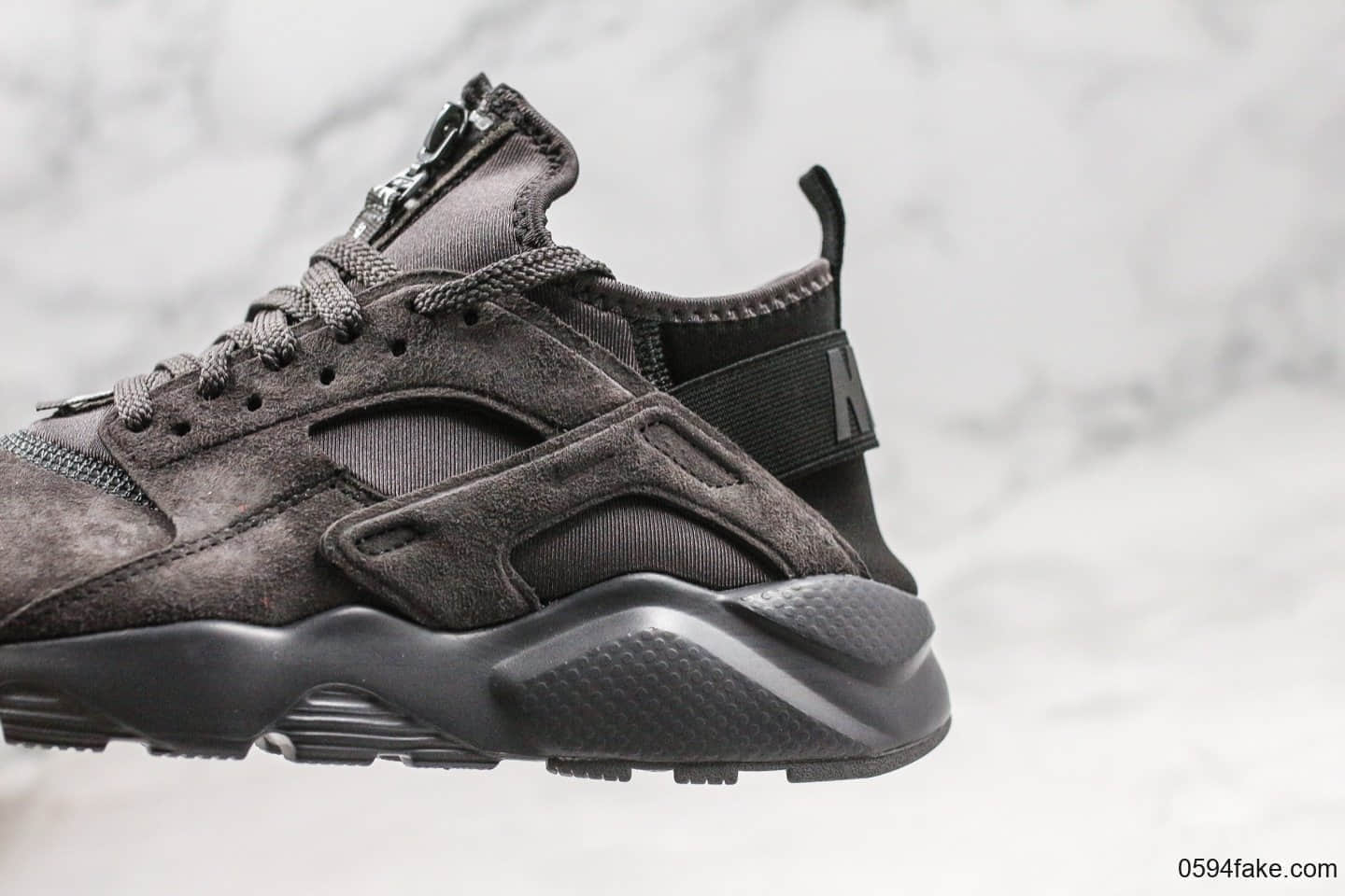 耐克Nike Air Huarache Ultra Suede纯原版本华莱士慢跑鞋麂皮棕色内置气垫原盒原标双层海玻璃鞋垫 货号:829669-556