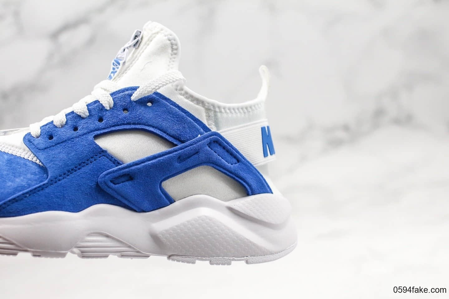 耐克Nike Air Huarache Ultra Suede纯原华莱士慢跑鞋麂皮蓝白色内置气垫全麂皮鞋面材质原盒原标 货号:829669-884
