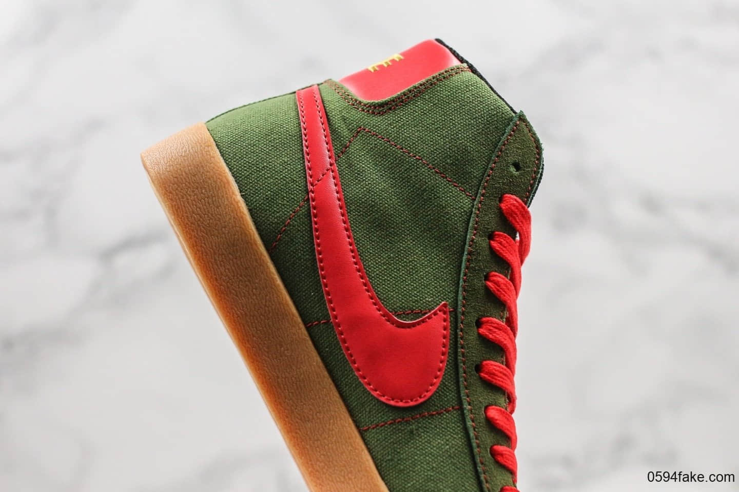 耐克Nike Blazer Mid QS HH公司级版本高帮开拓者复古红绿配色内置Zoom气垫原盒配件 货号:JL6806-400