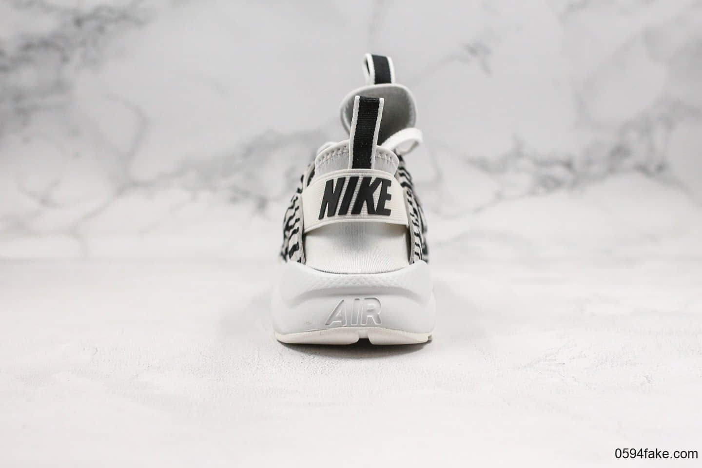 耐克Nike Air Huarache Ultra Suede纯原版本华莱士慢跑鞋白斑马配色内置气垫双层海玻璃鞋垫顶级猪八材质 货号:829669-553