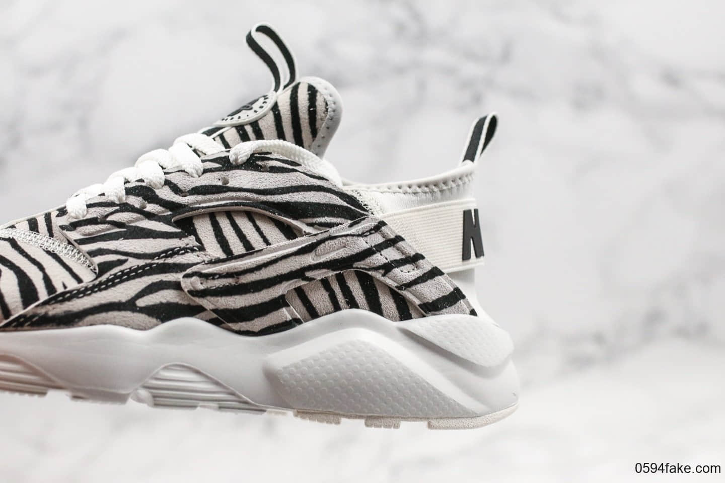 耐克Nike Air Huarache Ultra Suede纯原版本华莱士慢跑鞋白斑马配色内置气垫双层海玻璃鞋垫顶级猪八材质 货号:829669-553