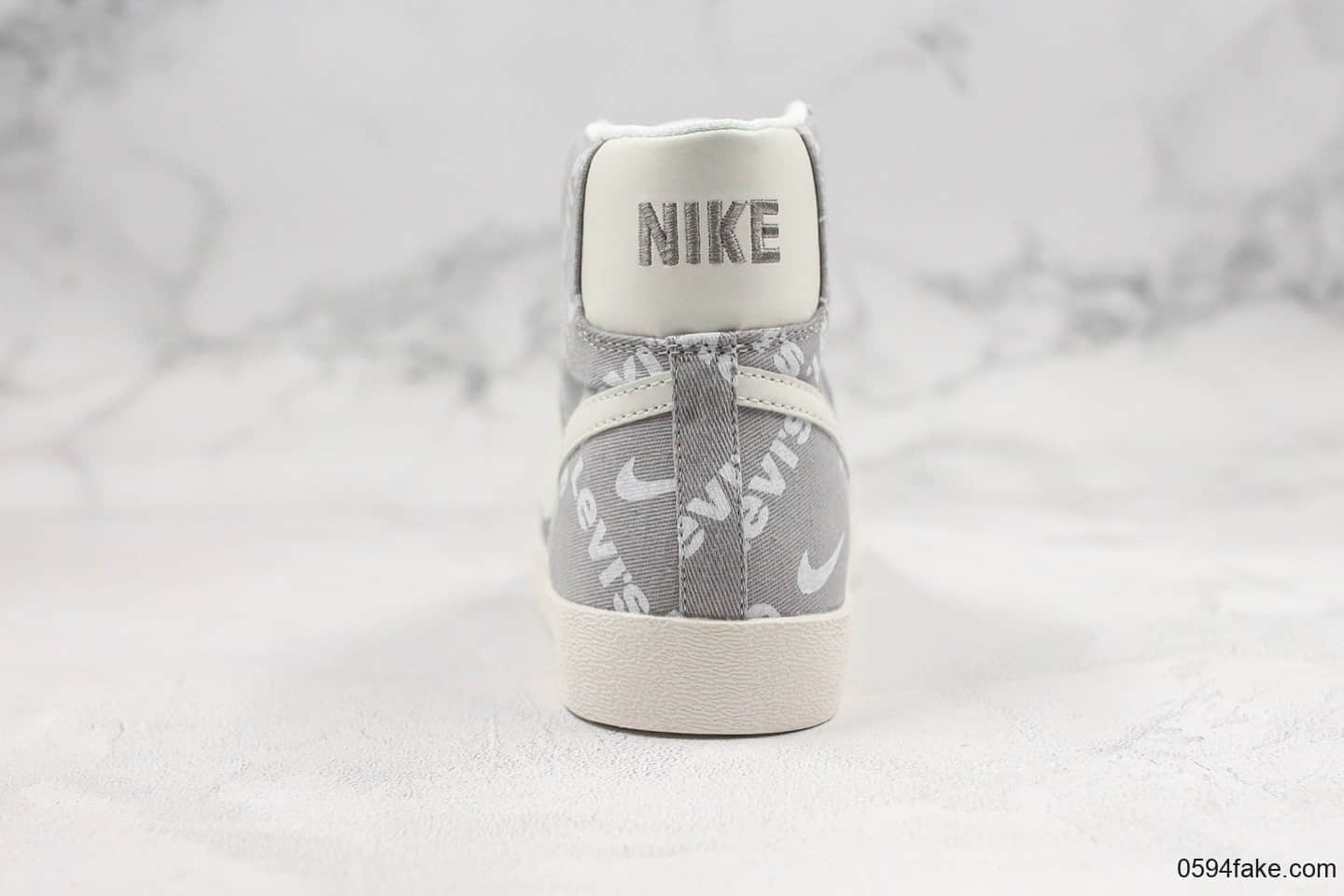 耐克Levi’s x Nike SB Zoom Blazer Mid QS公司级版本李维斯联名款中帮开拓者灰白配色内置Zoom气垫原楦头纸板打造 货号:QB6806-003