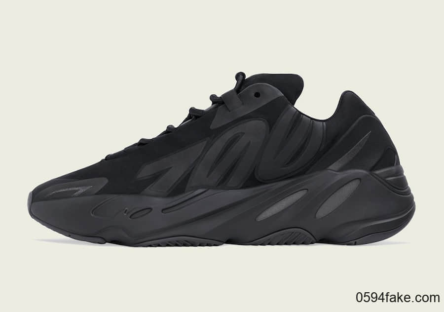 反光效果首度曝光!adidas Yeezy Boost 700 MNVN “Triple Black”将于2月8日发售! 货号:FV4440