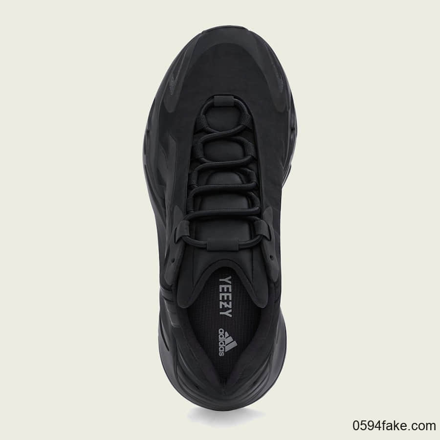 反光效果首度曝光!adidas Yeezy Boost 700 MNVN “Triple Black”将于2月8日发售! 货号:FV4440