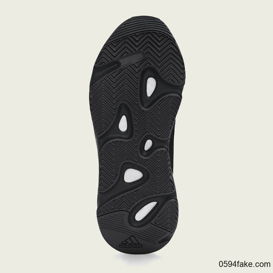 反光效果首度曝光!adidas Yeezy Boost 700 MNVN “Triple Black”将于2月8日发售! 货号:FV4440