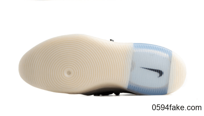 全新Nike FOG 1“ String”即将登场!敬请期待! 货号:AR4237-902