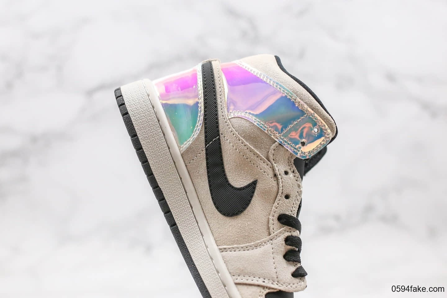乔丹Air Jordan 1 Mid纯原版本中帮AJ1镭射卡其色原盒原标原档案数据开发 货号:CU2802-103