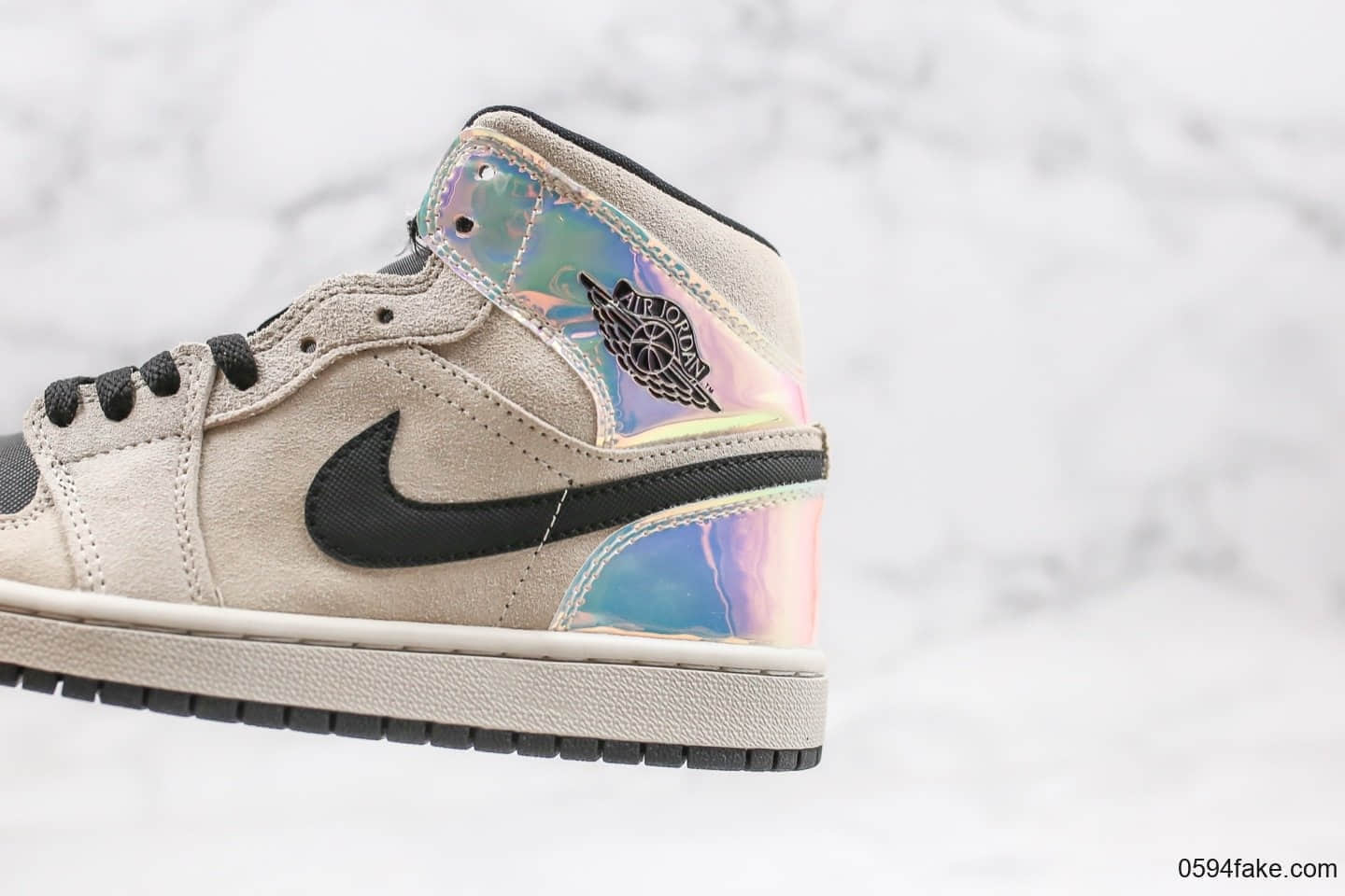 乔丹Air Jordan 1 Mid纯原版本中帮AJ1镭射卡其色原盒原标原档案数据开发 货号:CU2802-103