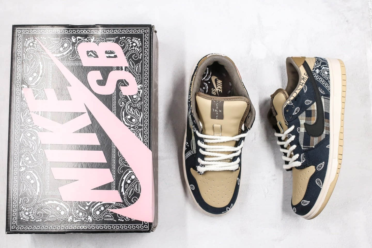耐克Travis Scott x Nike SB Dunk Low纯原版本联名款DUNK腰果花配色原盒配件齐全原档案数据开发 货号:CT5053-001