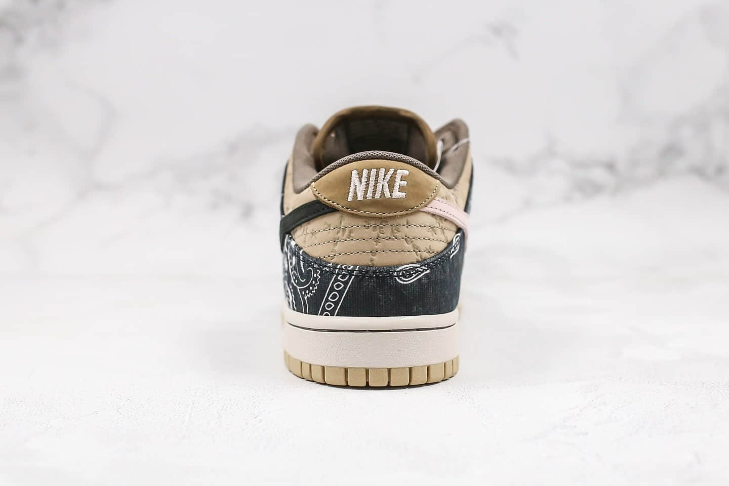 耐克Travis Scott x SB Dunk纯原版本低帮TS联名款腰果花栗子头同款紫光灯彩盒版本原楦头纸板打造 货号:CT5053-001
