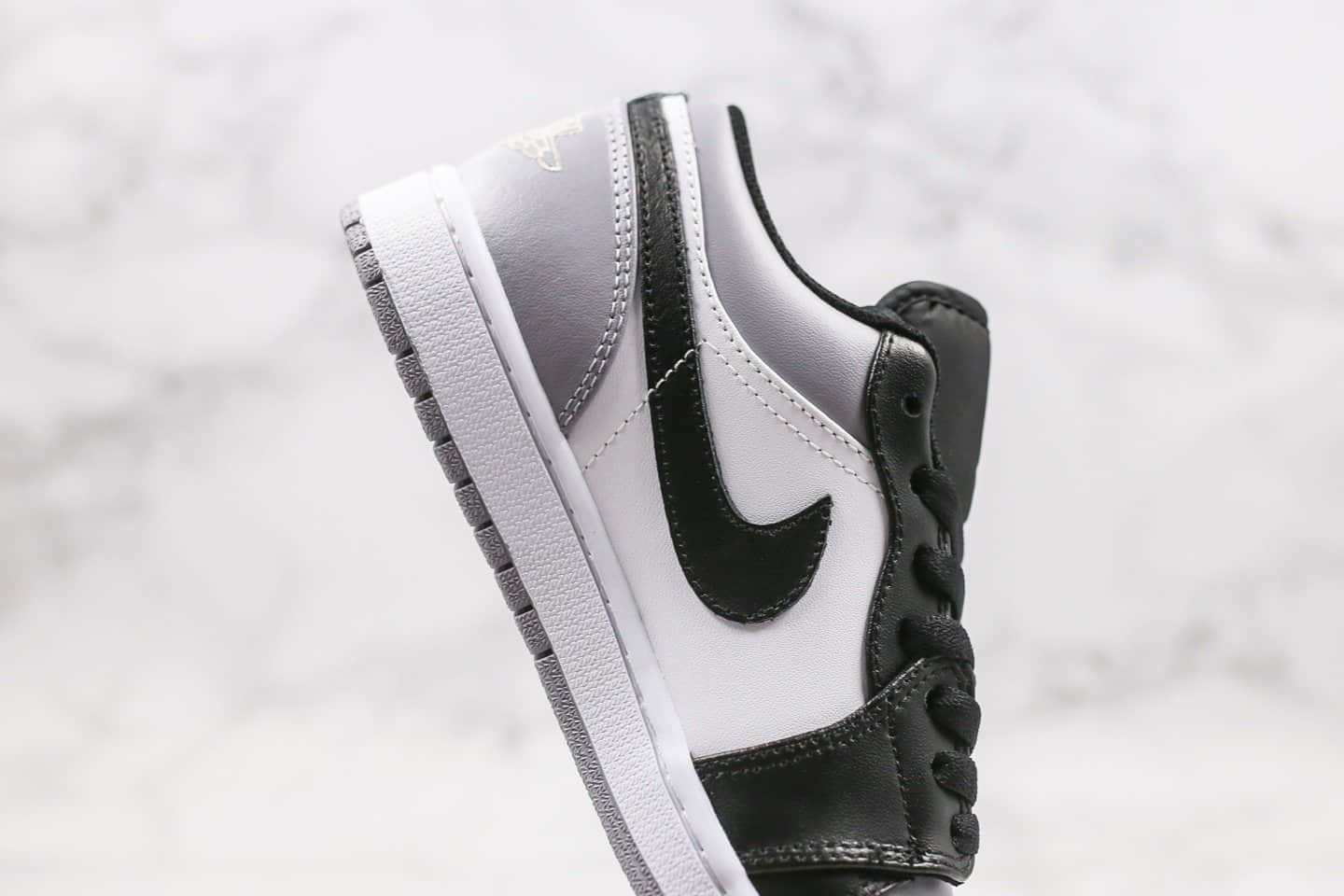 乔丹Air Jordan 1 Low纯原版本低帮AJ1黑灰脚趾正确鞋面头层皮材质 货号:553558-110