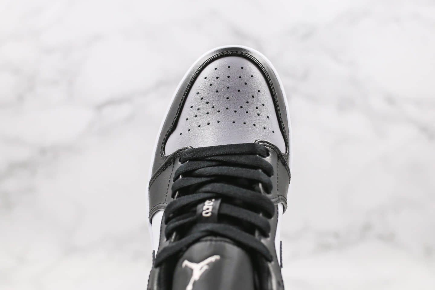 乔丹Air Jordan 1 Low纯原版本低帮AJ1黑灰脚趾正确鞋面头层皮材质 货号:553558-110
