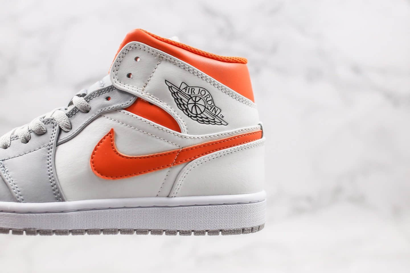 乔丹Air Jordan 1 MidOrange Grey纯原版本中帮AJ1灰橙色原盒配件头层材质 货号:CW7591-100