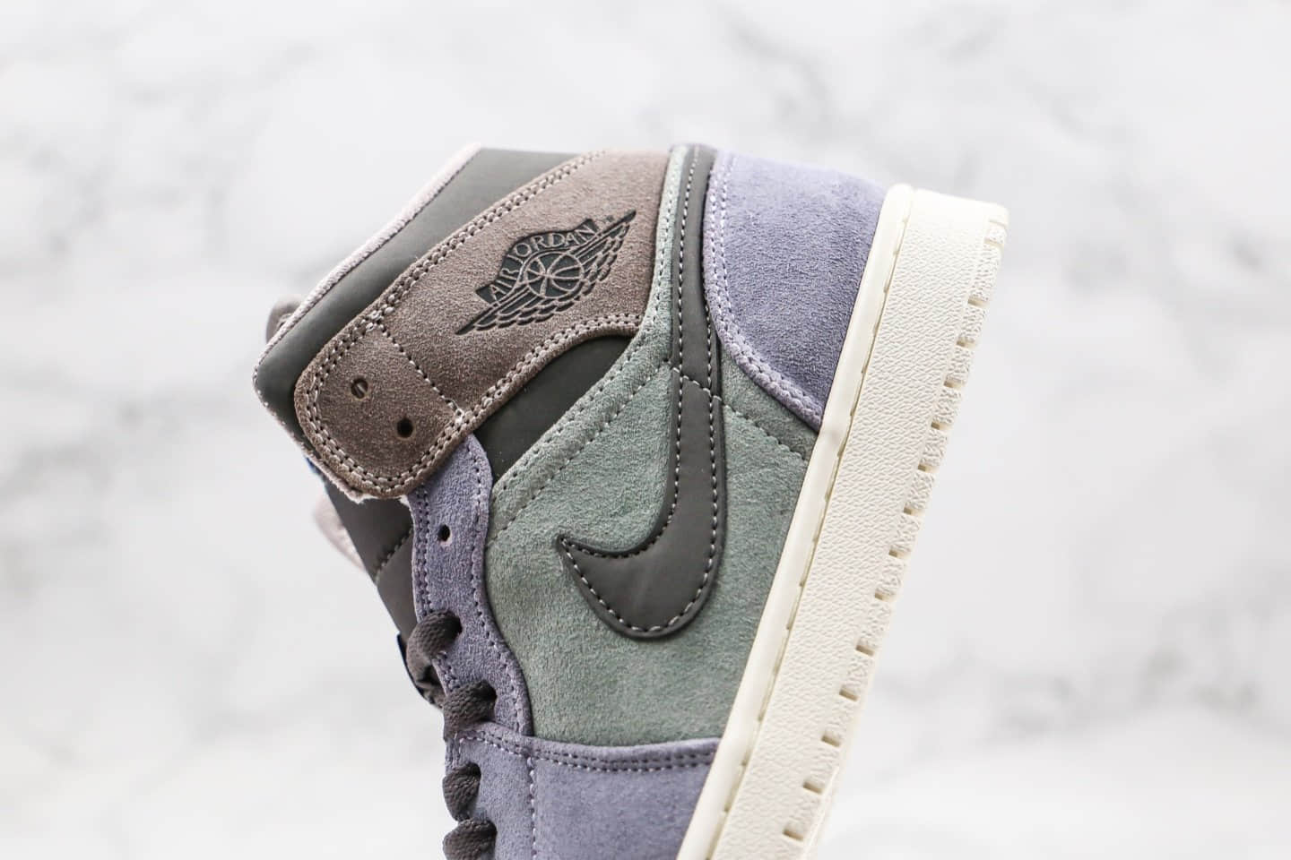 乔丹Air Jordan 1 Mid公司级版本中帮AJ1灰棕紫配色原楦开模原标原盒 货号:852542-203