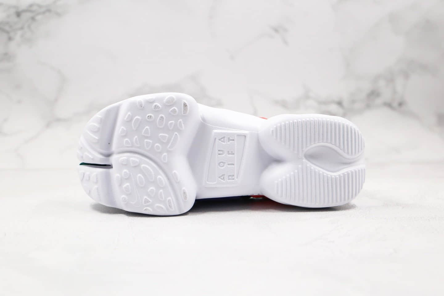 耐克Nike Aqua Rift “Summit White纯原版本分趾鞋二代老爹鞋阿拉蕾紫色原盒配件齐全 货号:BQ4797-400