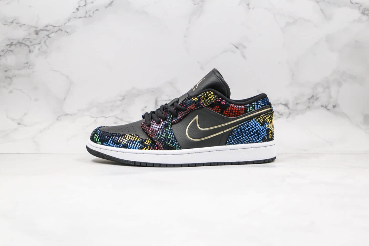 乔丹Air Jordan 1 Low BHM「Muiti-Colored Snakeskin」纯原版本低帮AJ1黑人月蛇鳞设计烫金飞翼多彩蛇纹皮革原鞋开模一比一打造 (ID:33698) - 图片1