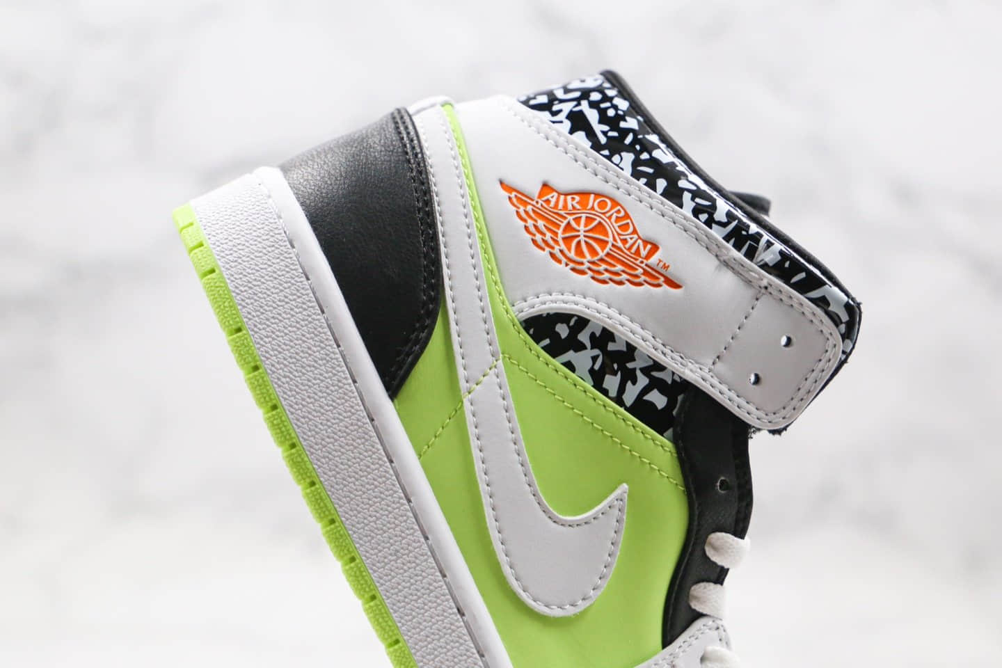 乔丹Air Jordan 1 Mid GS纯原版本中帮AJ1橙绿鸳鸯配色内置气垫正确后跟定型 货号:554725-870