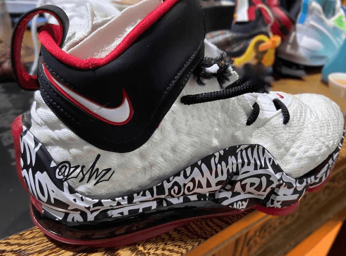 Nike LeBron 17 “Graffiti” 实物细节图曝光!完美致敬LeBron 4! 货号:CT6052-100