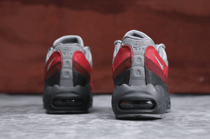 Nike Air Max 95 ESSENTIAL灰红 耐克公司级子弹95串标百搭运动鞋 货号:749766-025