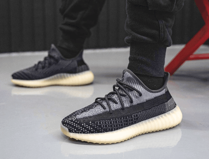 Yeezy Boost 350 V2 “Asriel”上脚图首度曝光!耐脏耐看!