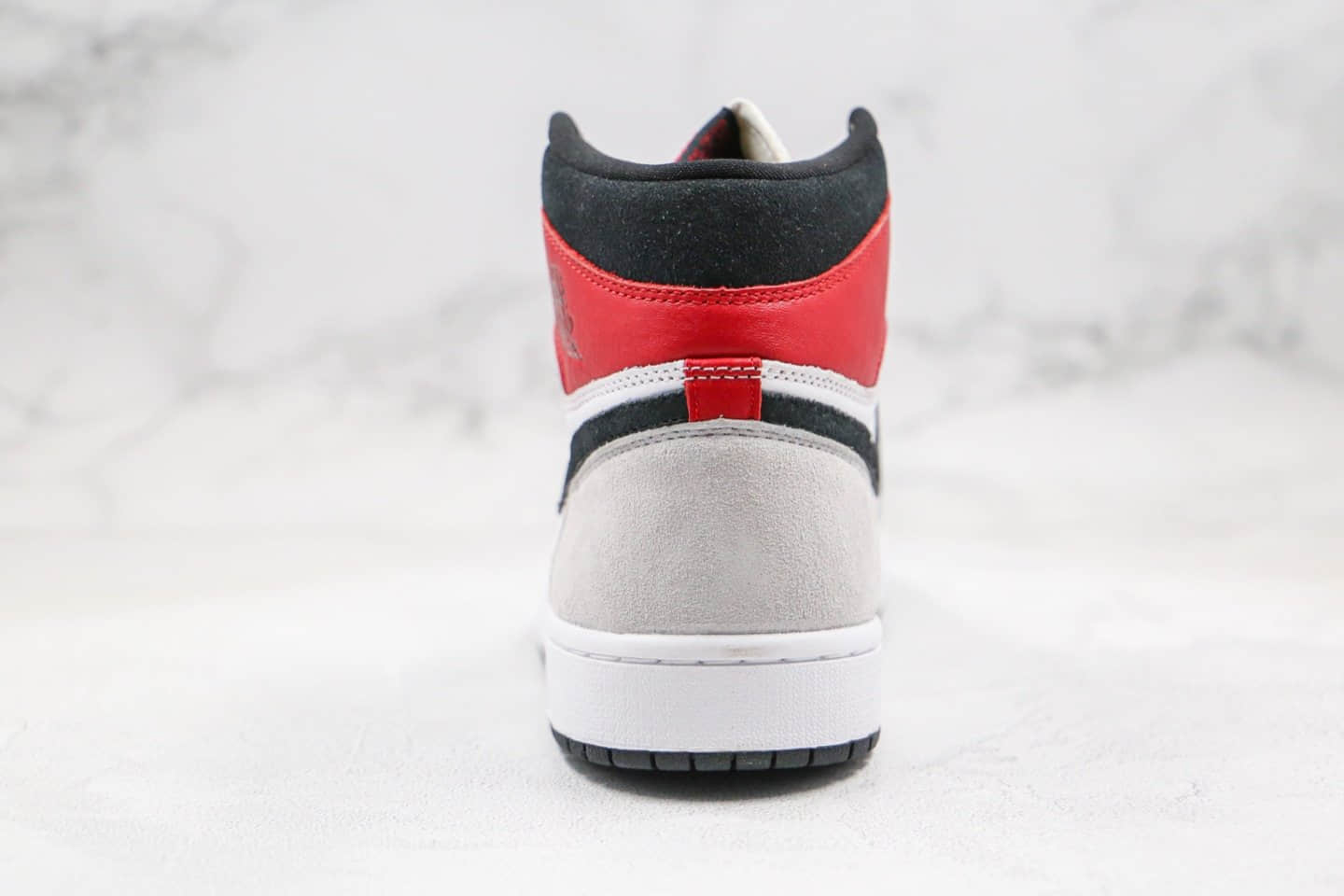 乔丹Air Jordan 1 Light Smoke Grey纯原版本高帮AJ1烟灰色正确后跟定型正确鞋面材质原盒原标 货号:555088-126