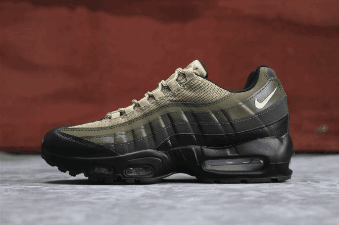 Nike Air Max 95 ESSENTIAL军绿色 耐克子弹公司级高品质95系列内置军绿色气垫 货号:749766-024