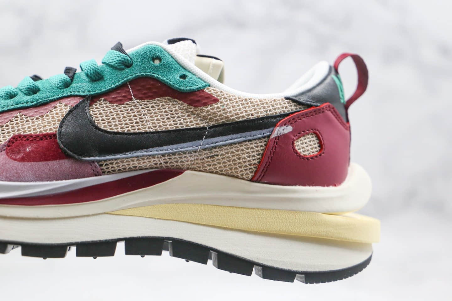 耐克Nike Pegasus VaporFly SP Green Yellow Black White x Sacai华夫联名款重叠双钩走秀款酒红色纯原版本正确EVA缓震材质 货号:BV0073-102