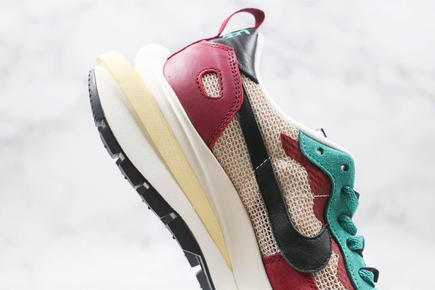 耐克Nike Pegasus VaporFly SP Green Yellow Black White x Sacai华夫联名款重叠双钩走秀款酒红色纯原版本正确EVA缓震材质 货号:BV0073-102