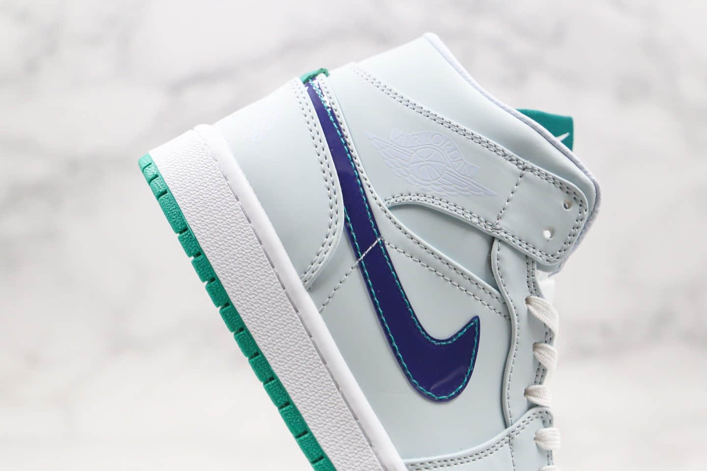 乔丹Air Jordan 1 Mid纯原版本中帮AJ1灰绿色鸳鸯钩正确鞋面卡色原盒原标 货号:CW5853-100