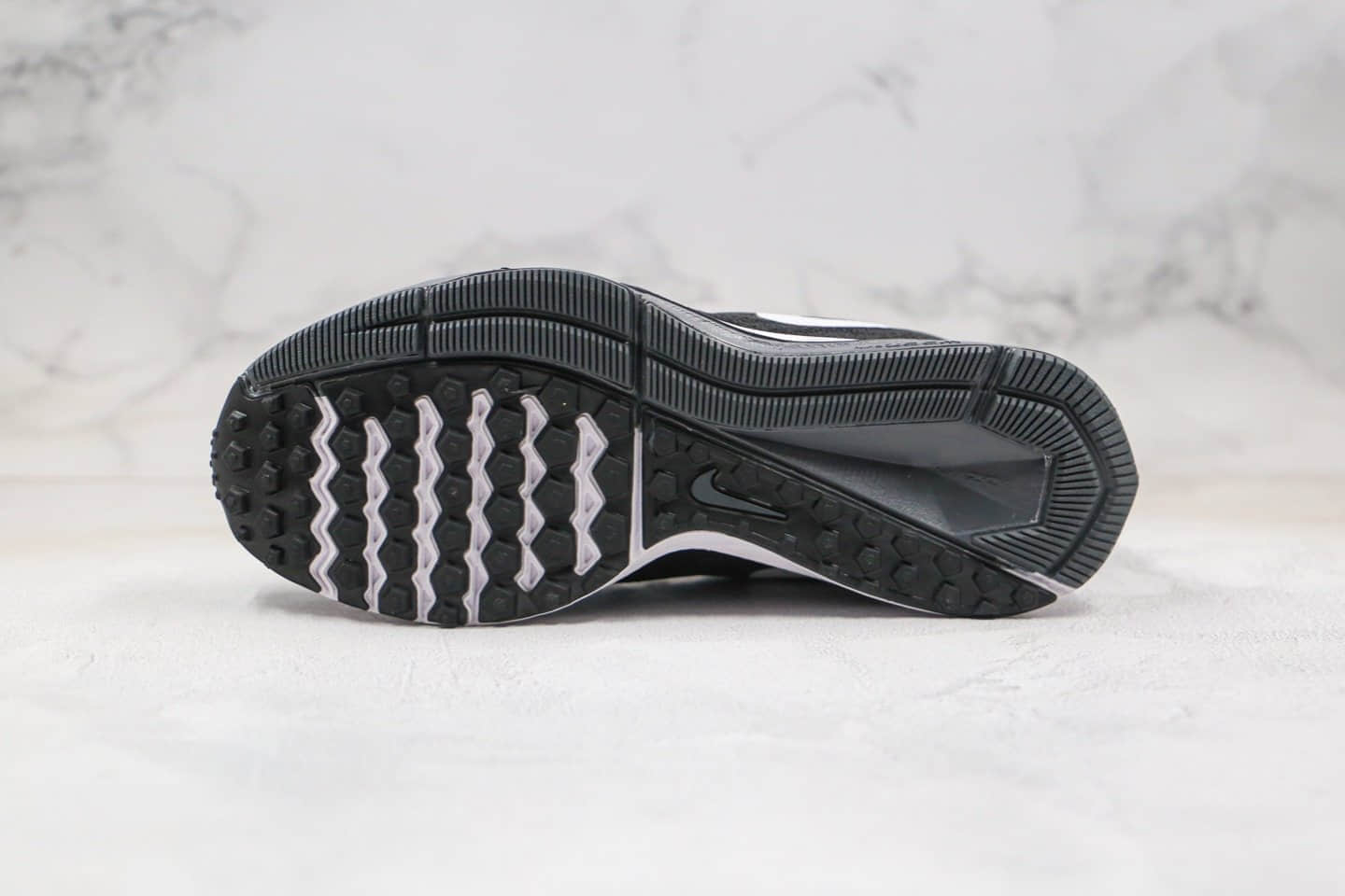 耐克Nike Zoom WINFLO 4纯原版本登月4代网面透气跑步鞋黑白色原厂鞋底原盒原标 货号:898466-001