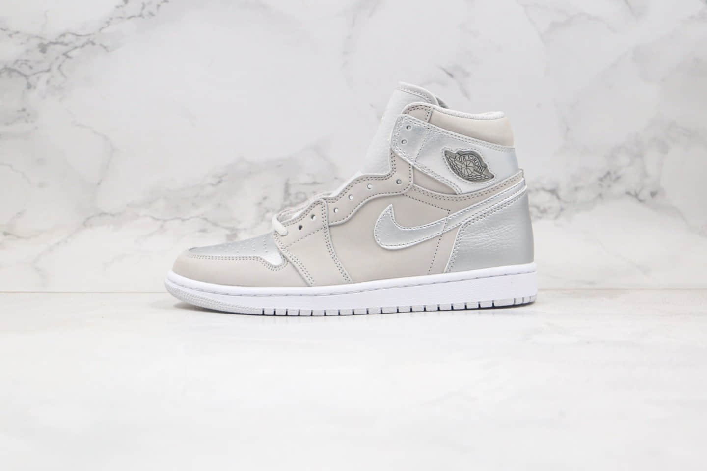 乔丹Air Jordan 1 High OG纯原版本高帮AJ1灰银麂皮配色正确后跟定型区别市面通货版本 (ID:39341) - 图片1