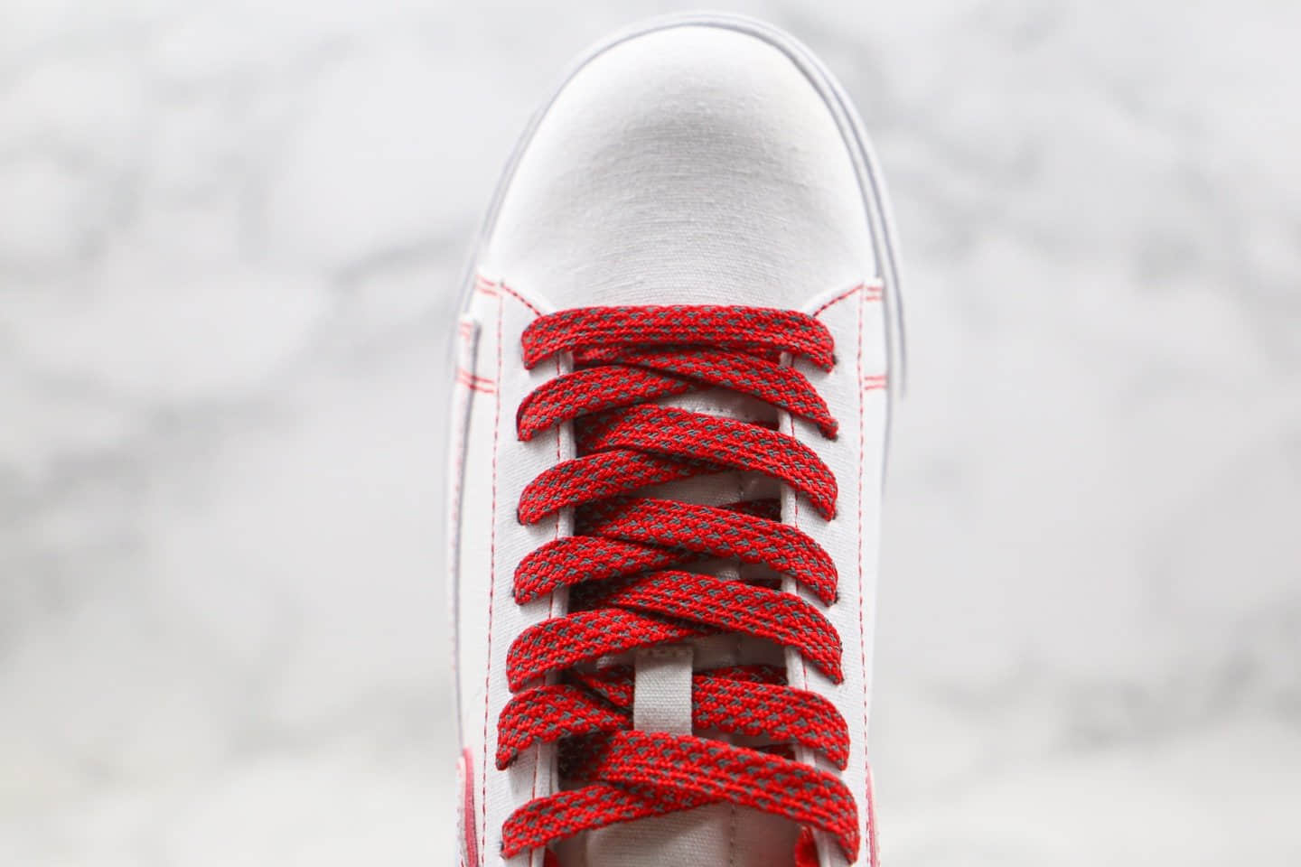 耐克Stranger Things x Nike Blazer Mid “Hawkins High”公司级版本怪奇物语联名开拓者低帮板鞋白红色原标原盒 货号:AV9371-815