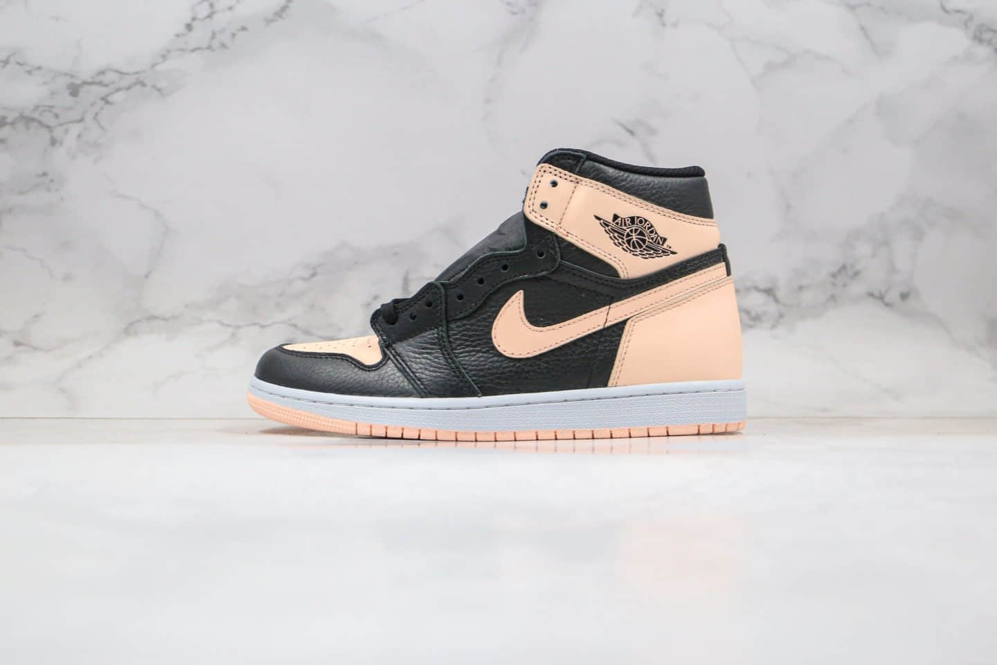 乔丹Air Jordan 1 High OG“Crimson Tint”（GS）公司级版本AJ1黑粉脚趾原楦开发后跟完美定型 (ID:39726) - 图片1