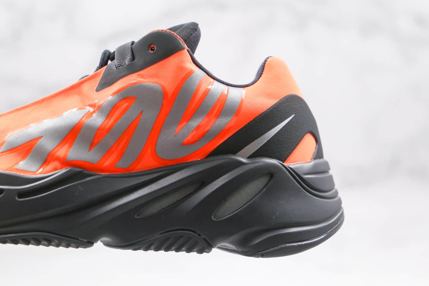 阿迪达斯Adidas Yeezy Boost 700V3纯原版本椰子700三代爆米花跑鞋黑橙色原档案数据开发 货号:FV3258
