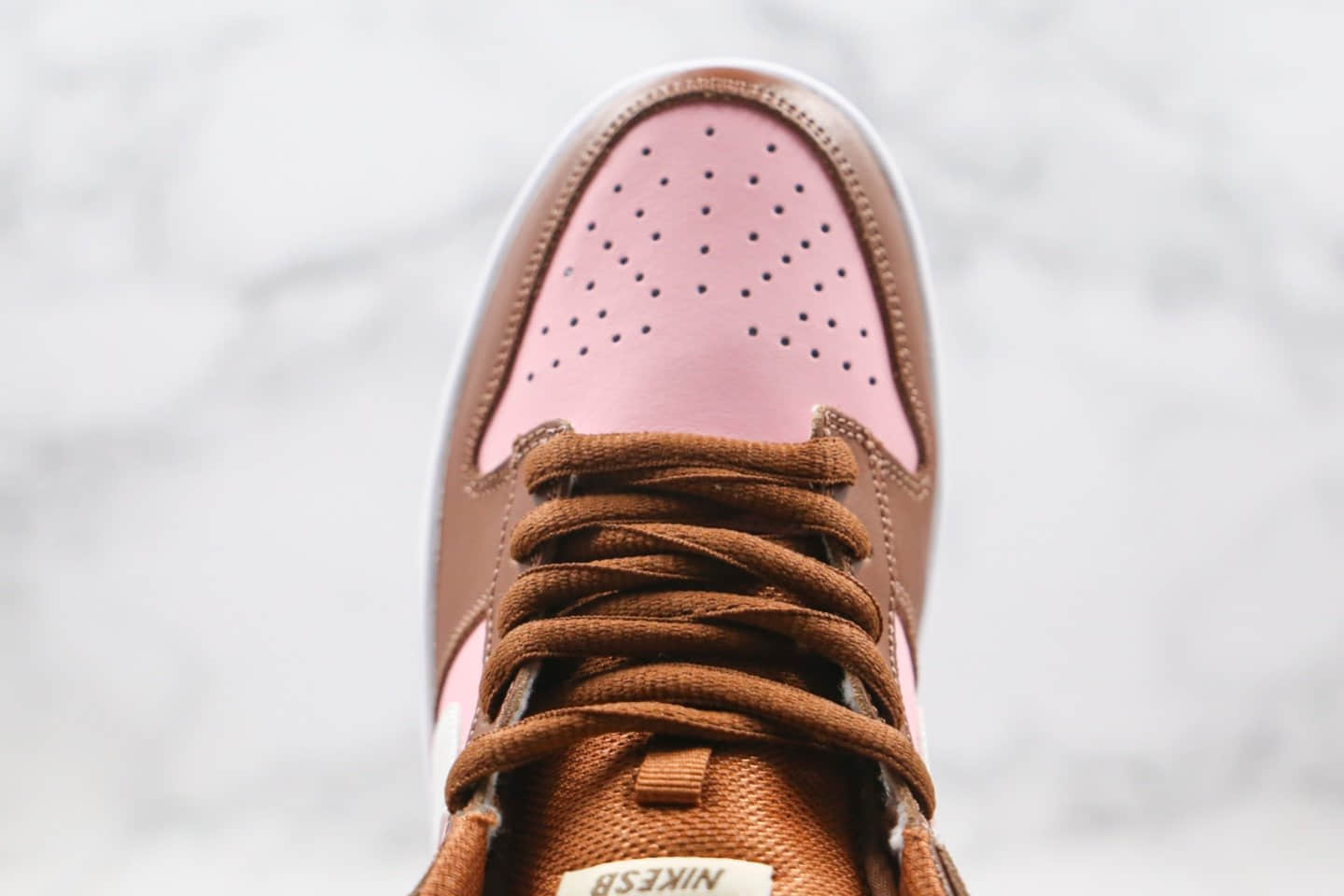 耐克Stussy x Nike SB Dunk Low Pro “Cherry”公司级版本斯图西联名SB板鞋樱桃粉棕原鞋开模 货号:304292-671