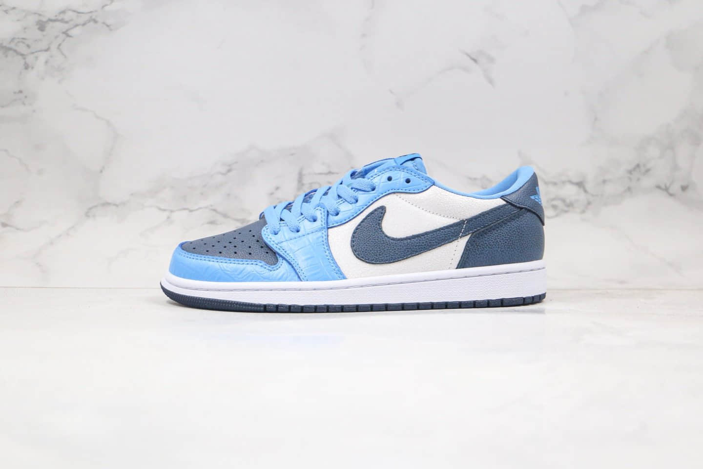 乔丹Air Jordan 1 Low GS纯原版本低帮AJ1黑白蓝脚趾压花爆裂纹内置气垫原楦头纸板打造 (ID:43935) - 图片1
