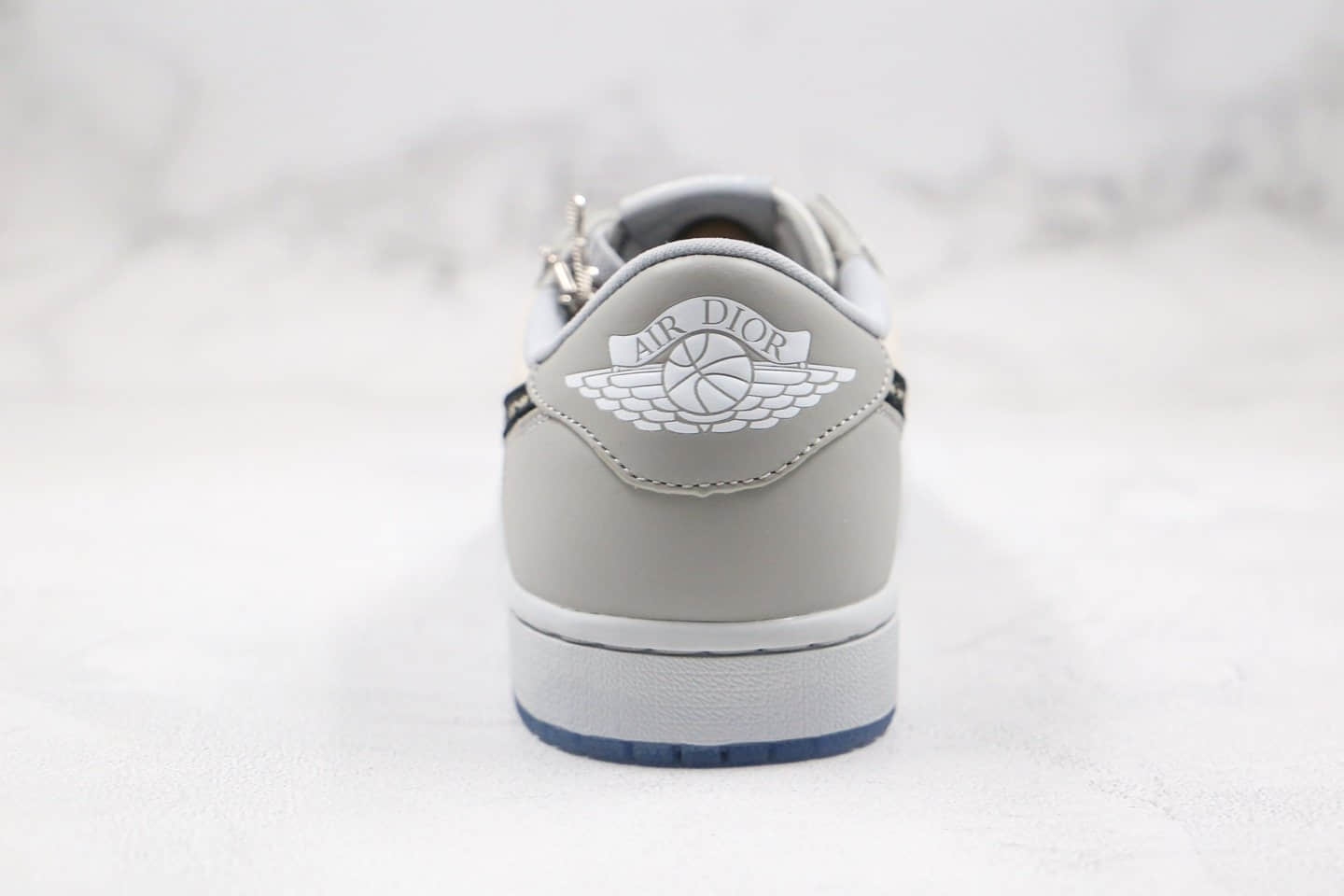 乔丹Air Jordan 1 x Dior纯原版本迪奥联名款低帮AJ1白灰色原厂吸磁鞋盒原档案数据开发 货号:CN8608-002