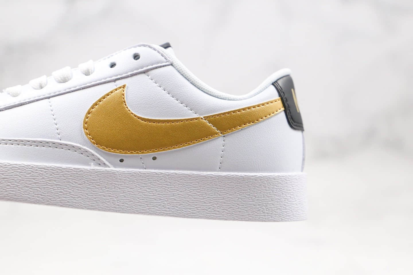 耐克Nike Blazer Low LE纯原版本低帮开拓者板鞋白金黑色皮面材质原楦头纸板打造 货号:AV9370-107
