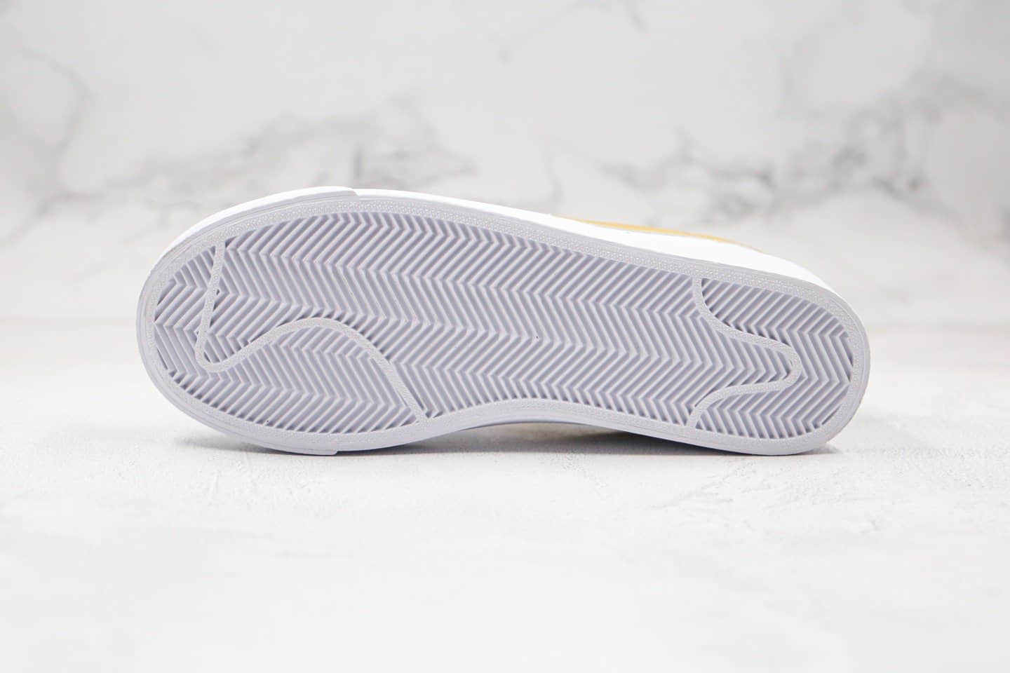 耐克Nike Blazer Low LE纯原版本低帮开拓者板鞋白金黑色皮面材质原楦头纸板打造 货号:AV9370-107