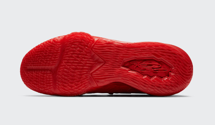 球场吸睛利器！Titan x Nike LeBron 17 Low下月登场！ 货号：CD5008-600