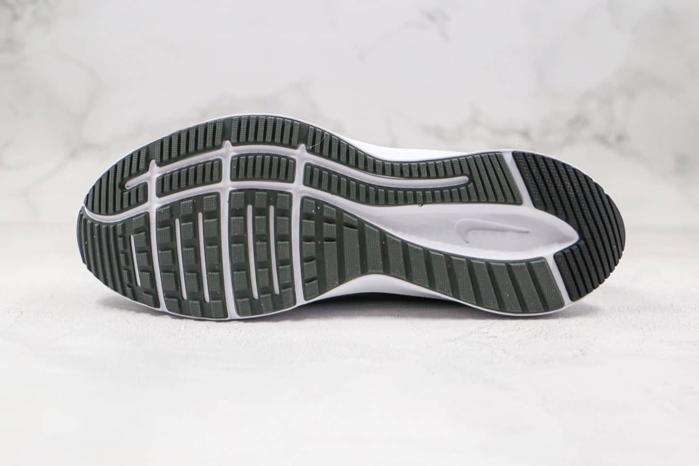 耐克Nike Quest 3公司级版本极速3代跑鞋黑白色原材打造 货号:CD0230-002
