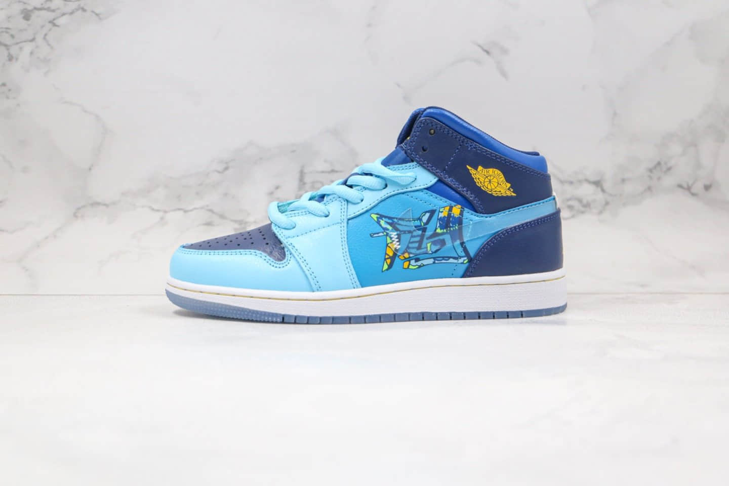 乔丹Air Jordan 1 Mid GS Fly纯原版本中帮AJ1冰蓝鸳鸯水晶底蓝色天堂配色篮球鞋原鞋开模一比一打造 (ID:46481) - 图片1