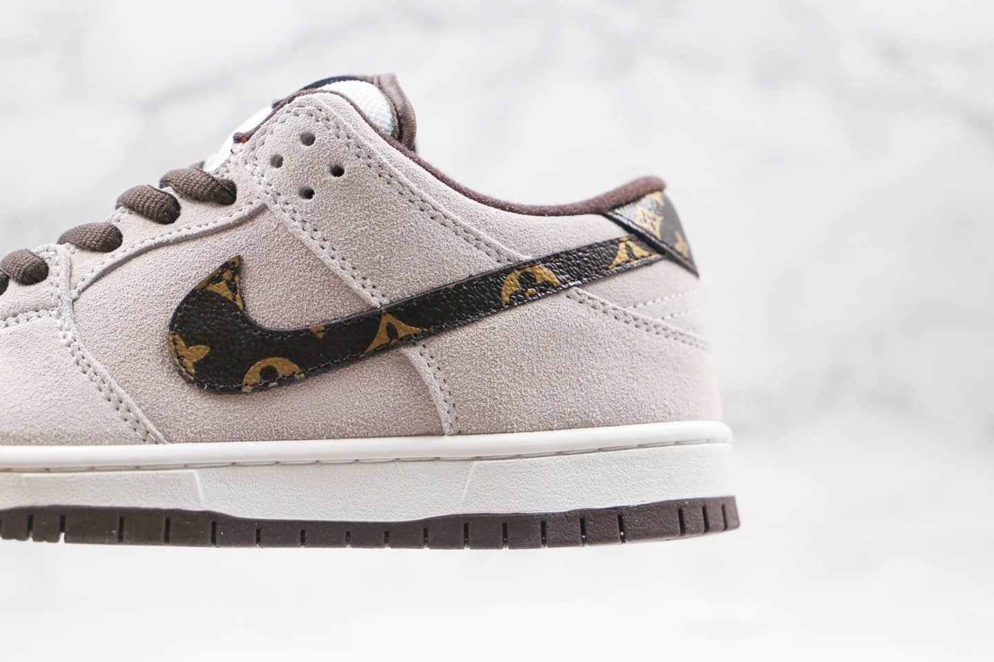 耐克Nike SB Dunk Low Loon纯原版本低帮DUNK板鞋LV联名款灰棕色扣篮系列内置Zoom气垫 货号:BQ6817-020