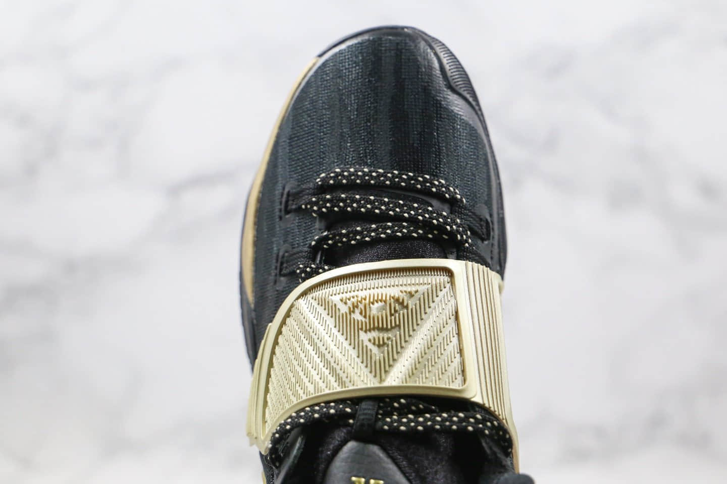 耐克Nike Kyrie 6纯原版本欧文6代黑金色实战篮球鞋原档案数据开发内置气垫支持实战 货号:BQ4630-501