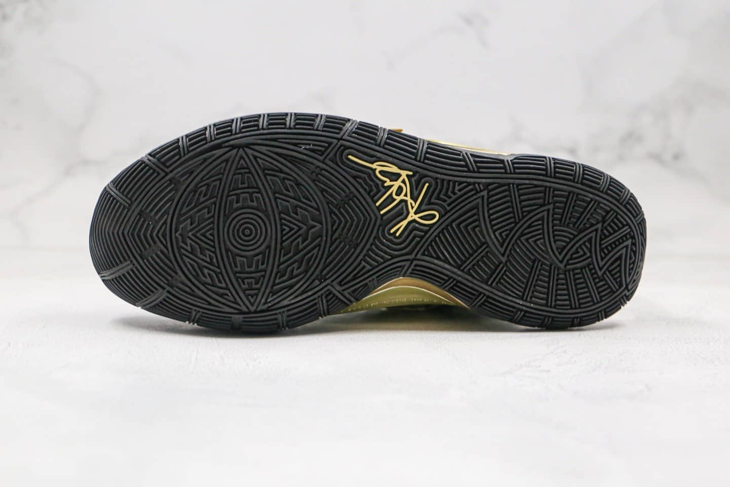 耐克Nike Kyrie 6纯原版本欧文6代黑金色实战篮球鞋原档案数据开发内置气垫支持实战 货号:BQ4630-501