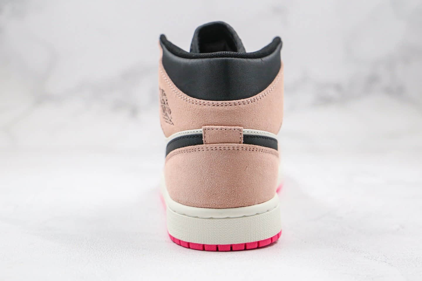 乔丹Air Jordan 1 Mid SE Crimson Tint纯原版本中帮AJ1脏粉麂皮黑粉脚趾篮球鞋原档案数据开发原盒原标 货号:852542-801