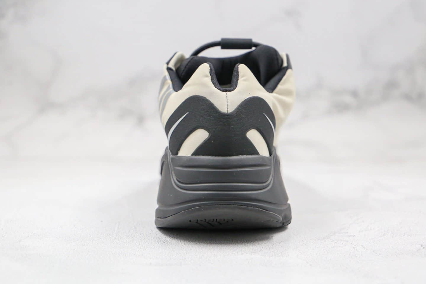 阿迪达斯Adidas Yeezy Boost 700 MNVN Orange椰子700MNVN老爹鞋灰黑色3M反光内置真爆米花缓震大底原盒原标 货号:FY3729
